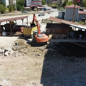 Yeni bina temel kazısı